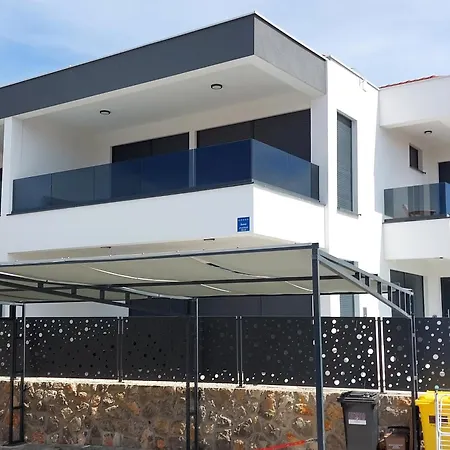 Appartamento Family-friendly With Swimming Pool Milovcici, Krk - 25984 *
