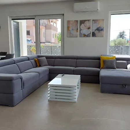 Appartamento Family-friendly With Swimming Pool Milovcici, Krk - 25984 Malinska