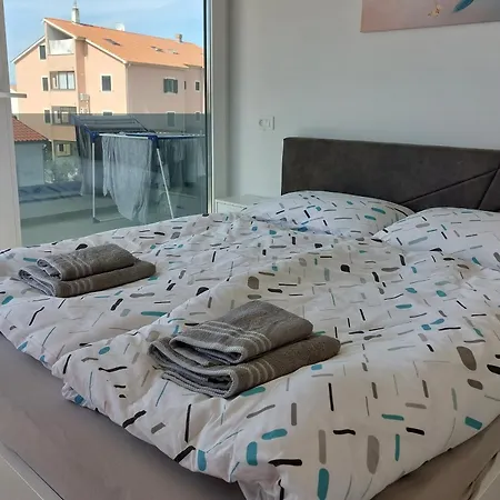 Family-friendly With Swimming Pool Milovcici, Krk - 25984 Appartamento Malinska