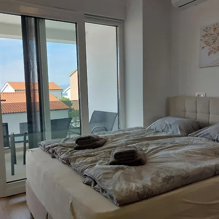 Family-friendly With Swimming Pool Milovcici, Krk - 25984